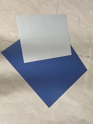 Placa de impressão CTCP de alumínio de camada única com largura máxima da bobina de 1350 mm para impressão offset de máquina de computador para placa