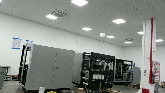 Impressora de impressão digital a jato de tinta pigmentada à base de água com velocidade máxima de impressão 600/1200dpi 100m/min, impressão sobreposta em quatro cores, positivo ou negativo, 0,08mm