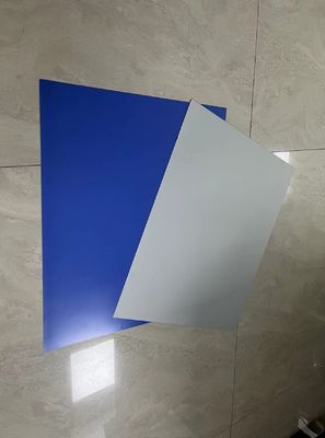 Chapa CTP com Liga de Alumínio 1050/1060 Padrão e Sensibilidade Espectral de 830nm Largura Máxima de Bobina de 1350mm
