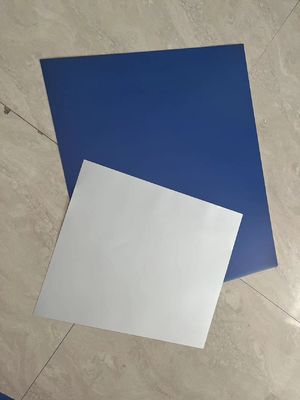 Placas de Impressão CTCP de Alumínio com Revestimento Único e Eficiência Energética a Laser de 100-140 MJ/cm² em Embalagem Marítima