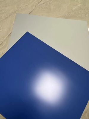 Placa de impressão sem processo com período de validade de 20 meses, espessura padrão de 0,28 mm e largura máxima de bobina de 1350 mm