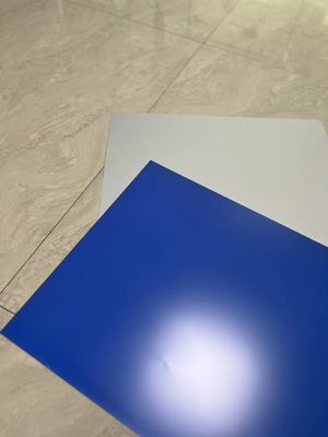 Placa CTP de dupla camada com fonte de luz sensível a 830nm para 350000 impressões em bruto e 24 meses de garantia