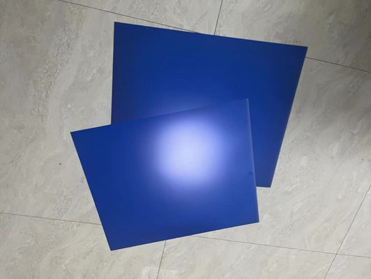 Placa térmica CTP de camada dupla com precisão de registro melhorada e revestimento azul escuro para manuseio de luz diurna